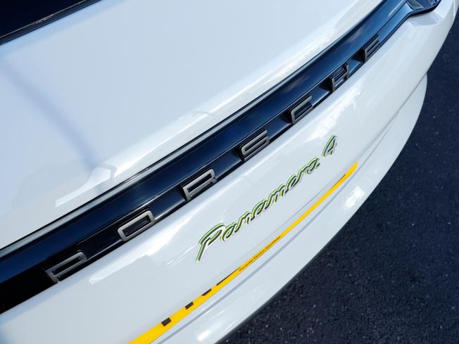 PORSCHE Panamera Photo 13