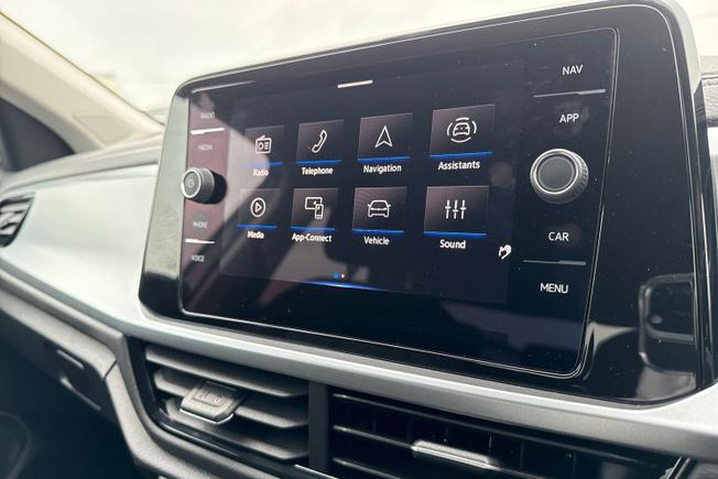 Volkswagen T-Roc Photo 12