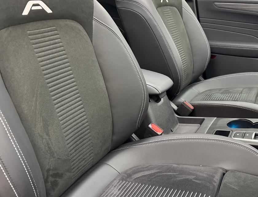 Ford Kuga Photo 6e42858f-032a-4e50-848a-48ff9dbe22db.jpg