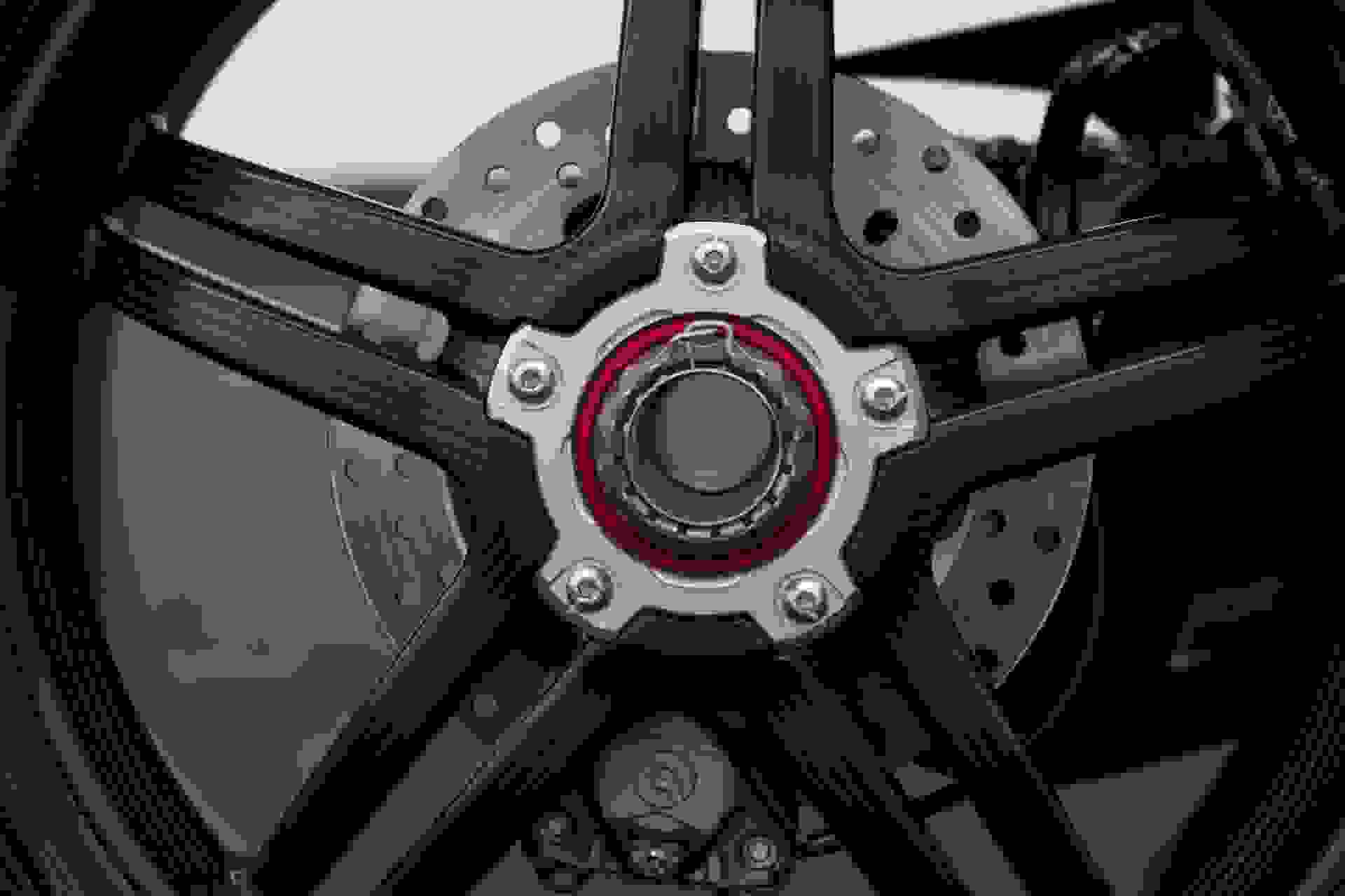 Ducati Superleggera Photo 6e5ea9a3-2414-43f4-9184-a6371083df87.jpg