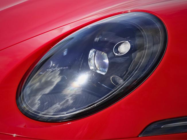 PORSCHE 911 Photo 18