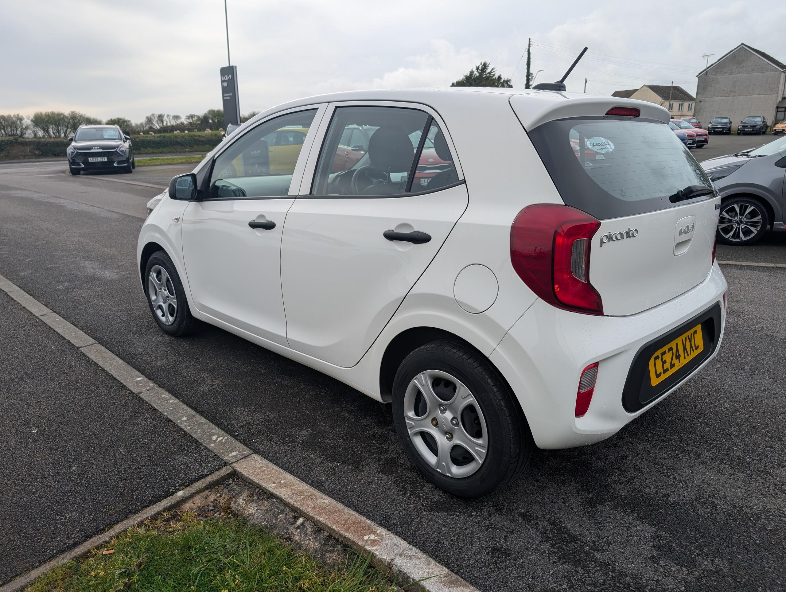 2024 KIA Picanto thumbnail 6
