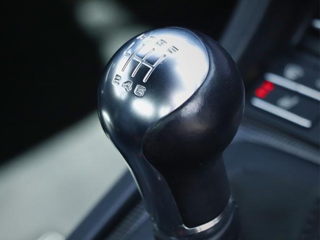 PORSCHE 718 Cayman Photo 26