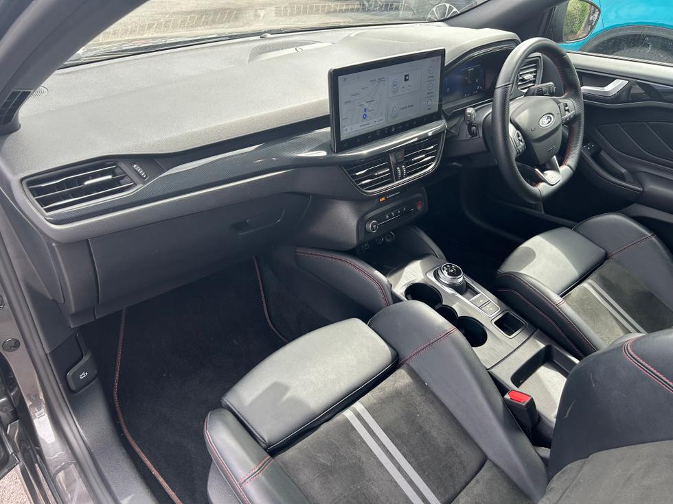 Ford Focus Photo 6ec9a8ef-e05c-4051-9c82-ab2132cf2d34.jpeg
