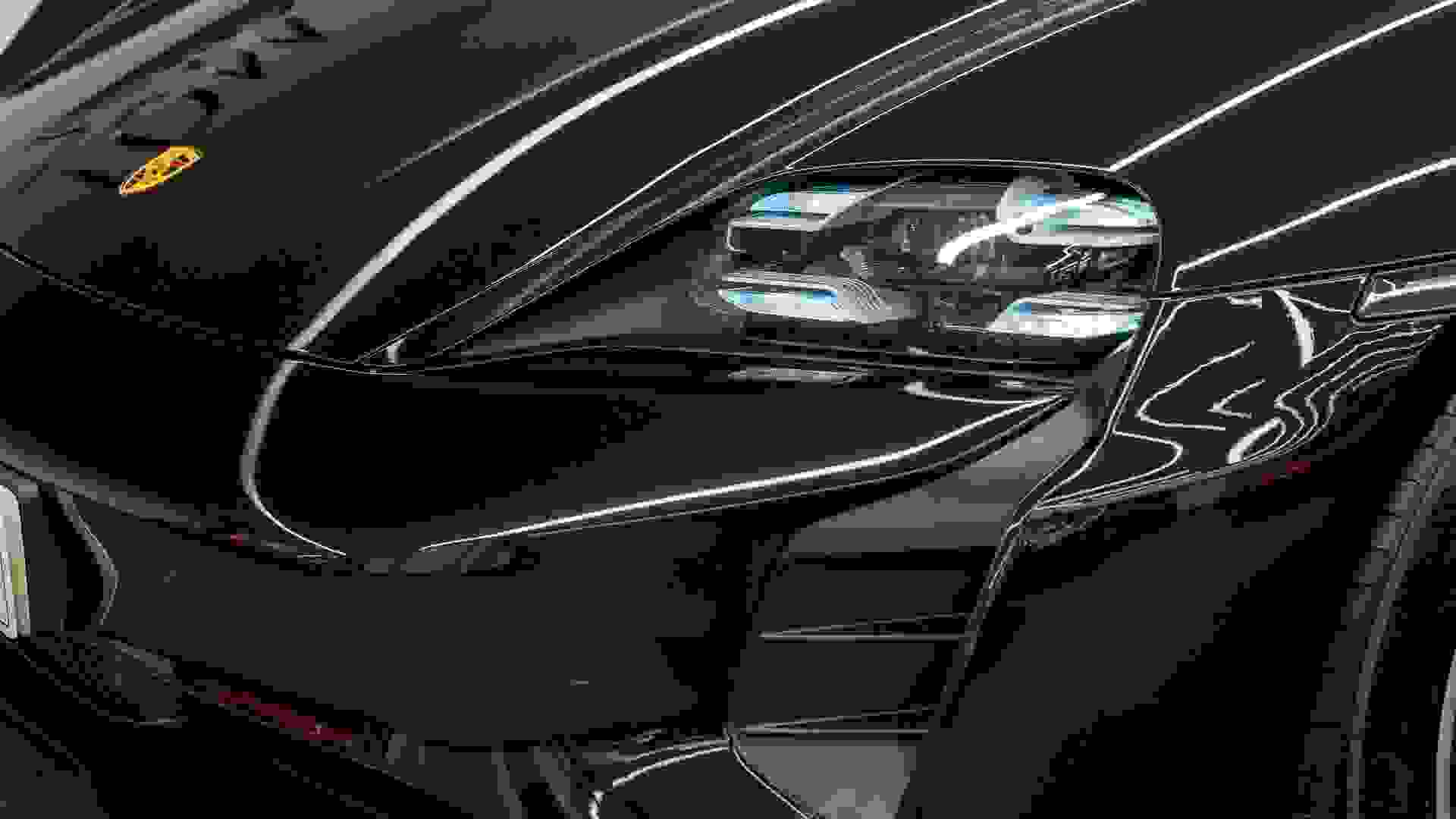 Porsche Taycan Photo 6ed1d66d-1a3f-47bd-9ac0-665d1685a885.jpg