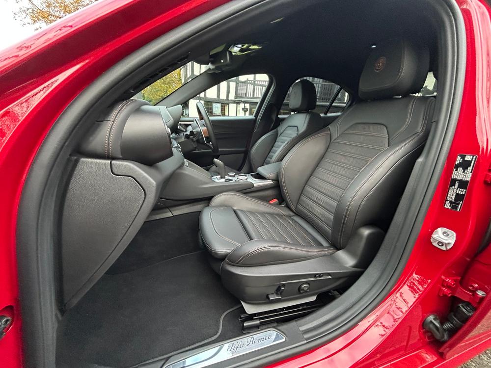Used Alfa Romeo Giulia WM26GZJ 32