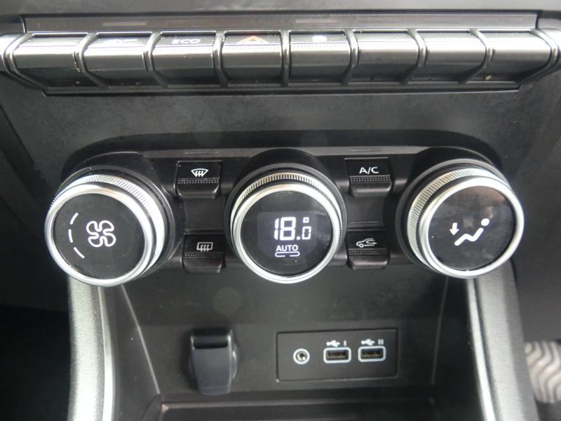 Renault Captur Photo 6edec690-2531-4777-b7a9-de949aae3b16.jpg