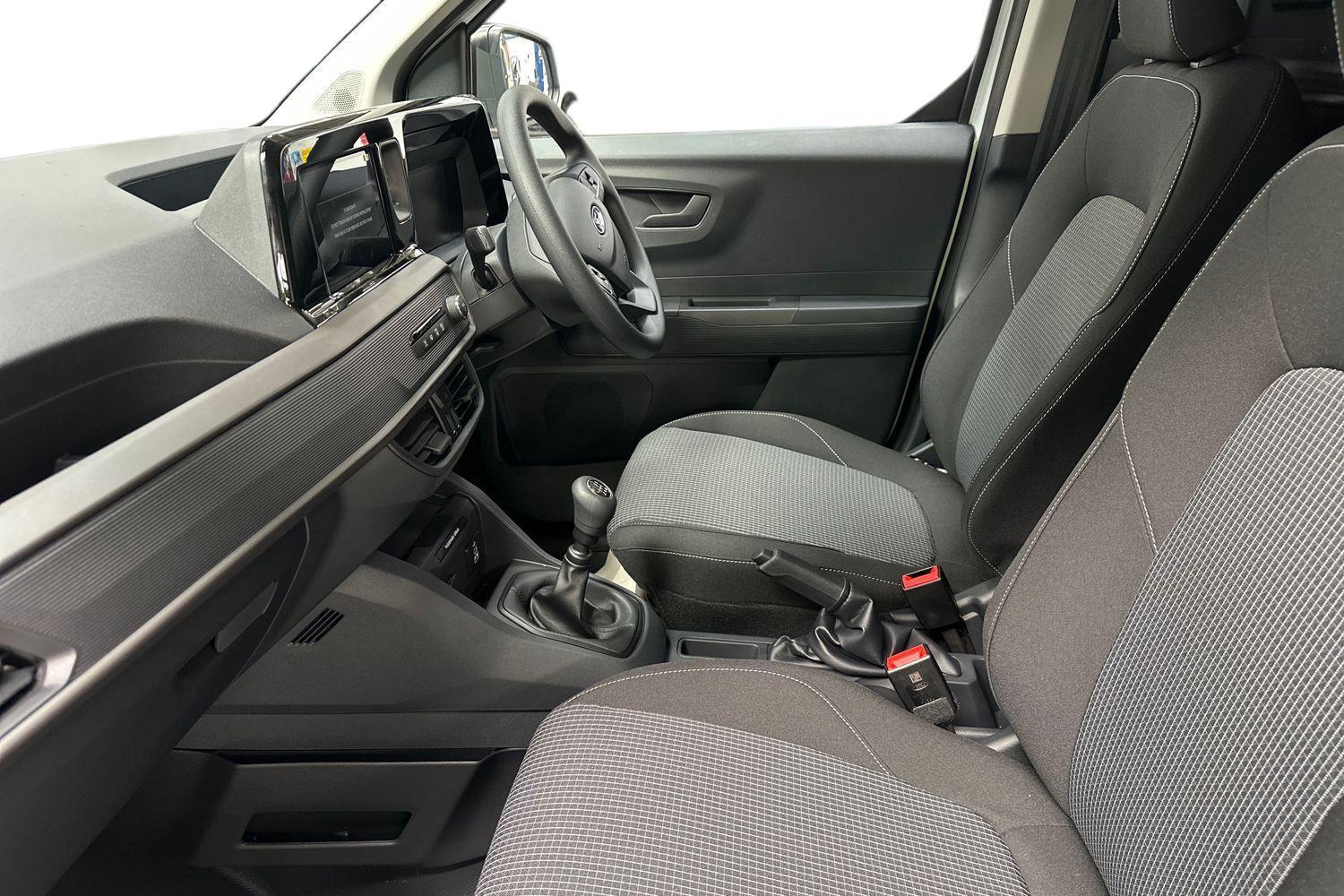 Ford TRANSIT COURIER Photo 3