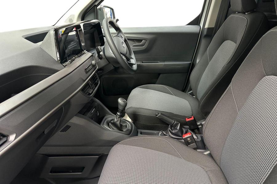 Ford TRANSIT COURIER Photo 6edfb2e4-1982-4ae4-86d0-b459a0730f7a.jpg