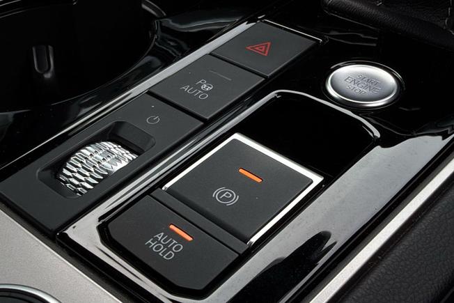 VOLKSWAGEN Touareg Photo 29