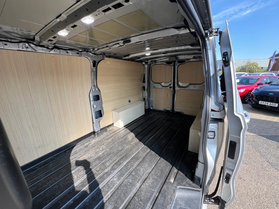 Ford Transit Custom Photo 6eedae8a-aaea-4788-bab2-653a05eae742.jpeg