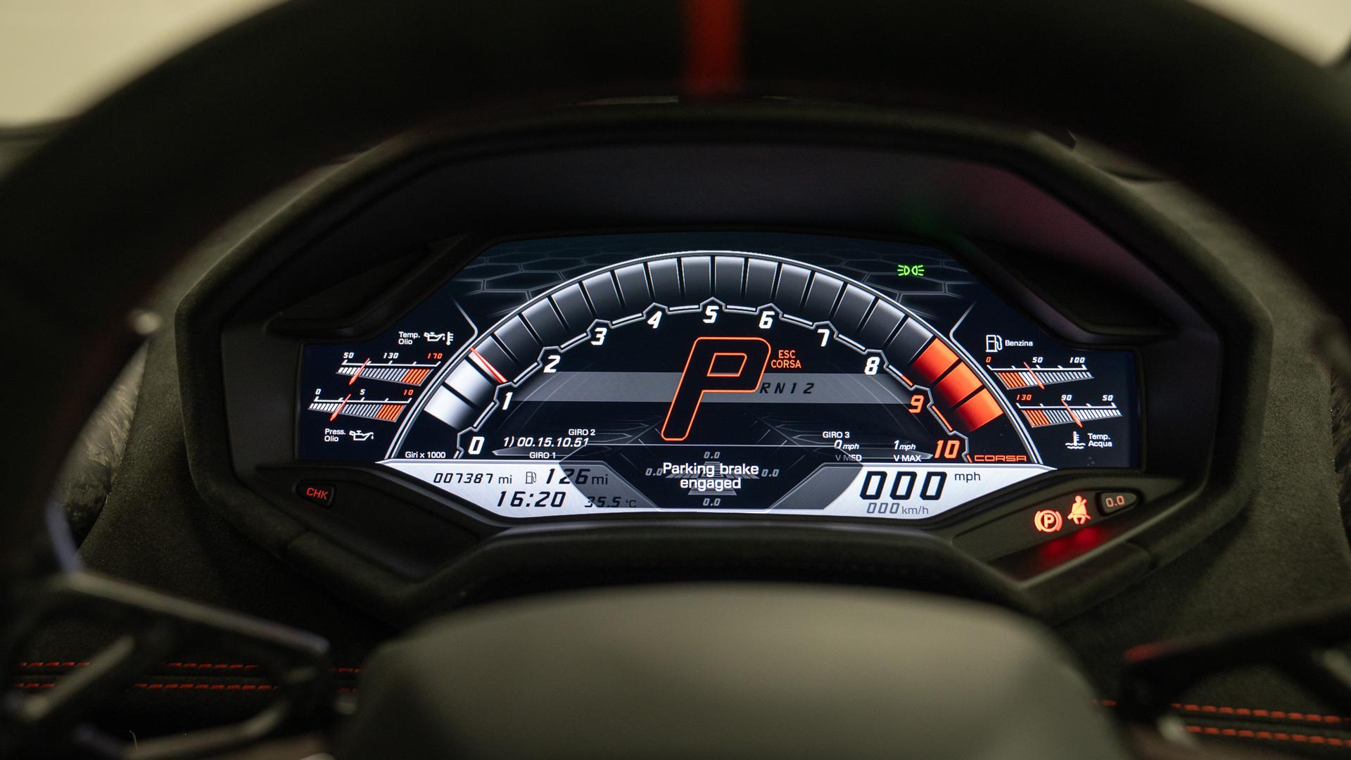 LAMBORGHINI Huracan Photo 6f0f1214-0b54-4c06-8298-1c212a6cfb9c.jpg