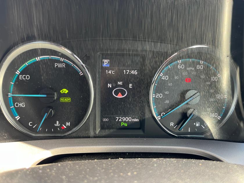 Toyota RAV4 Photo 6f111df6-0619-4687-8d9e-4c22b05a6331.jpg