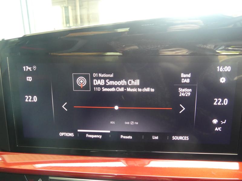 Vauxhall Mokka Electric Photo 6f30b1bc-00aa-4f5f-9cd4-8c3de8395644.jpg