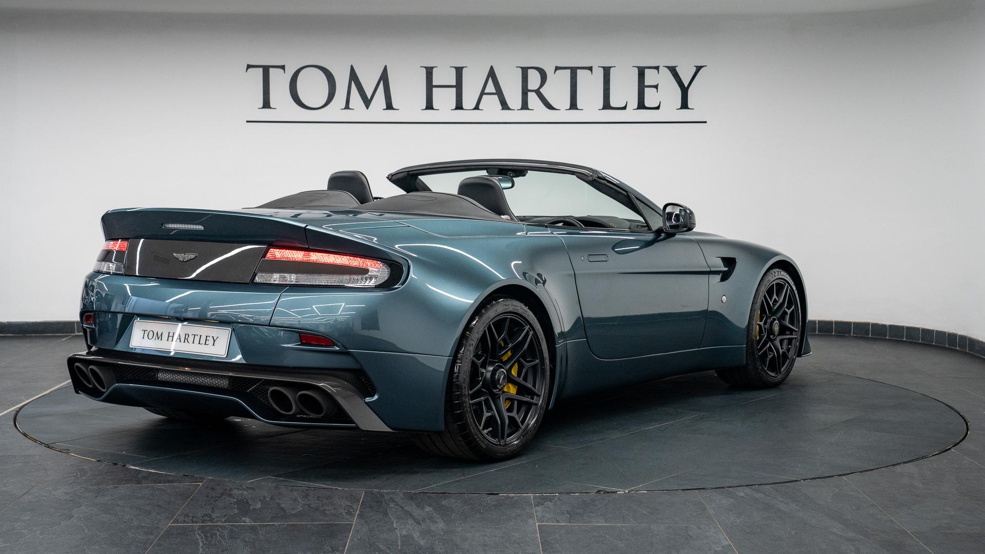 Aston Martin Vantage Photo 6f3867b0-010a-4da3-8b38-f9e8affd4fef.jpg