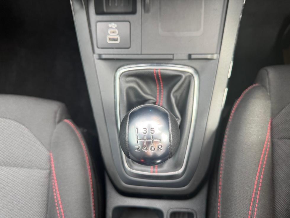 Ford Puma Photo 6f3f8f4b-cf16-48d2-adf4-14cdbd3ae833.jpeg
