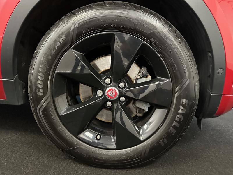 Jaguar E-PACE Photo 6f535c5f-71fd-45e9-8878-056bae75547f.jpg