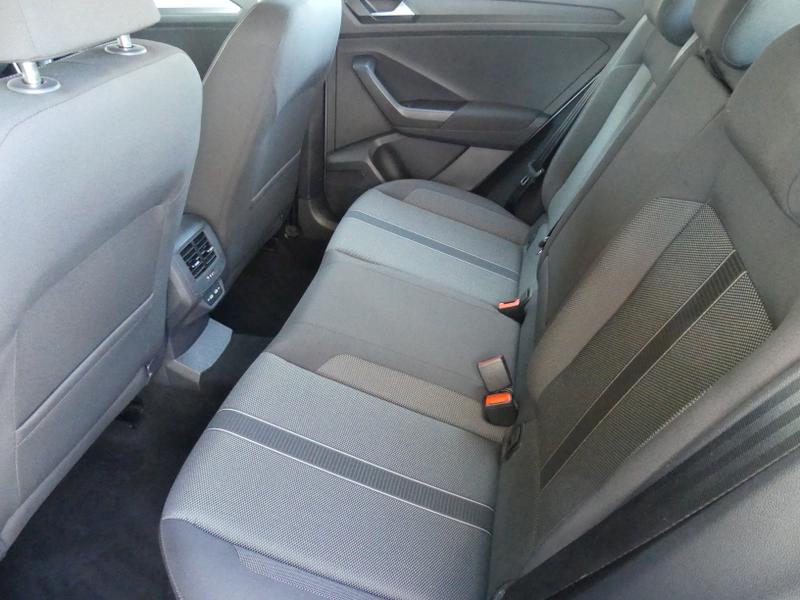 Volkswagen T-Roc Photo 6f5dbf9e-e1ac-4a79-8908-074e7cacba08.jpg