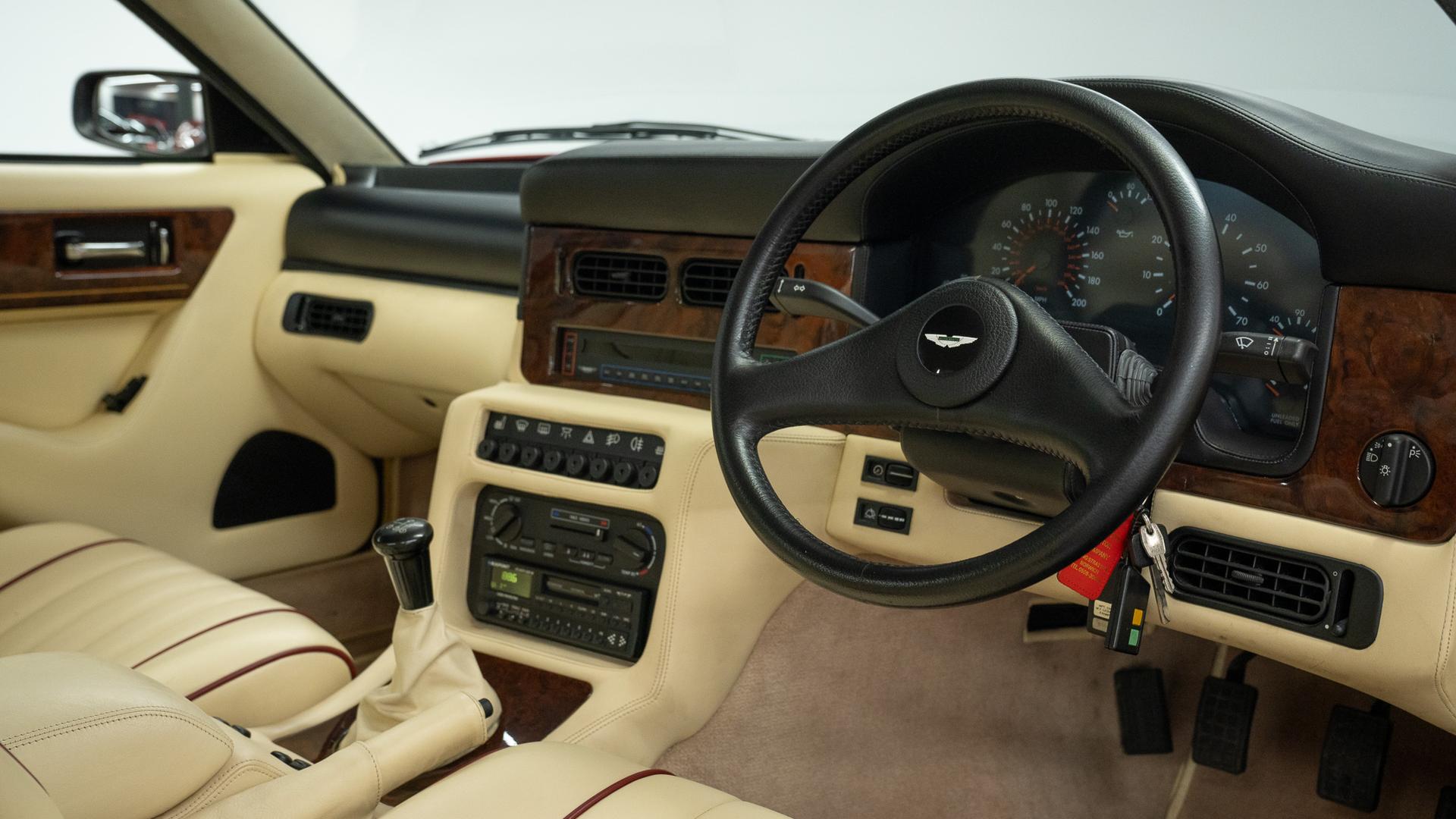 Aston Martin Virage Photo 6f6a23c1-ea67-422e-98d4-3ad4393d02d8.jpg