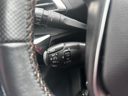 Peugeot 3008 Photo 6f6f6b11-2ae9-401f-80a4-8b55873dca12.jpeg