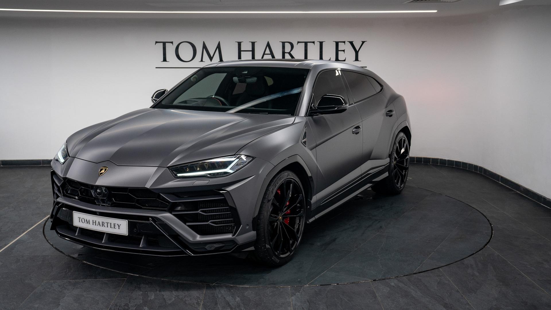 LAMBORGHINI Urus Photo 6f72dd74-e34f-407b-8e9e-b9066a9cbb3a.jpg
