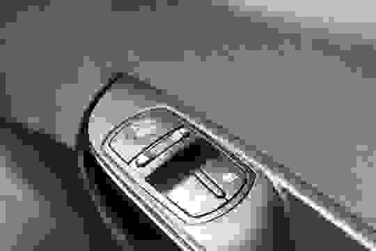 Vauxhall CORSA Photo 6f7395bd-089f-45b3-8252-ca68cf13be95.jpg