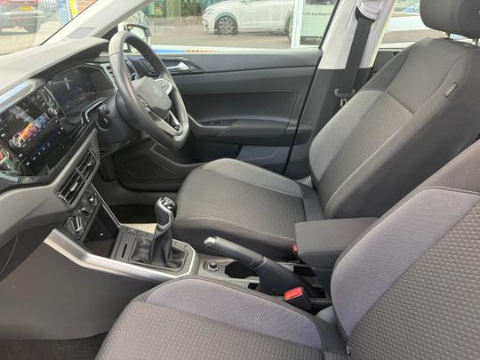 Volkswagen Polo Photo 6f8075b8-22a8-4eee-8005-781606a34ad7.jpg