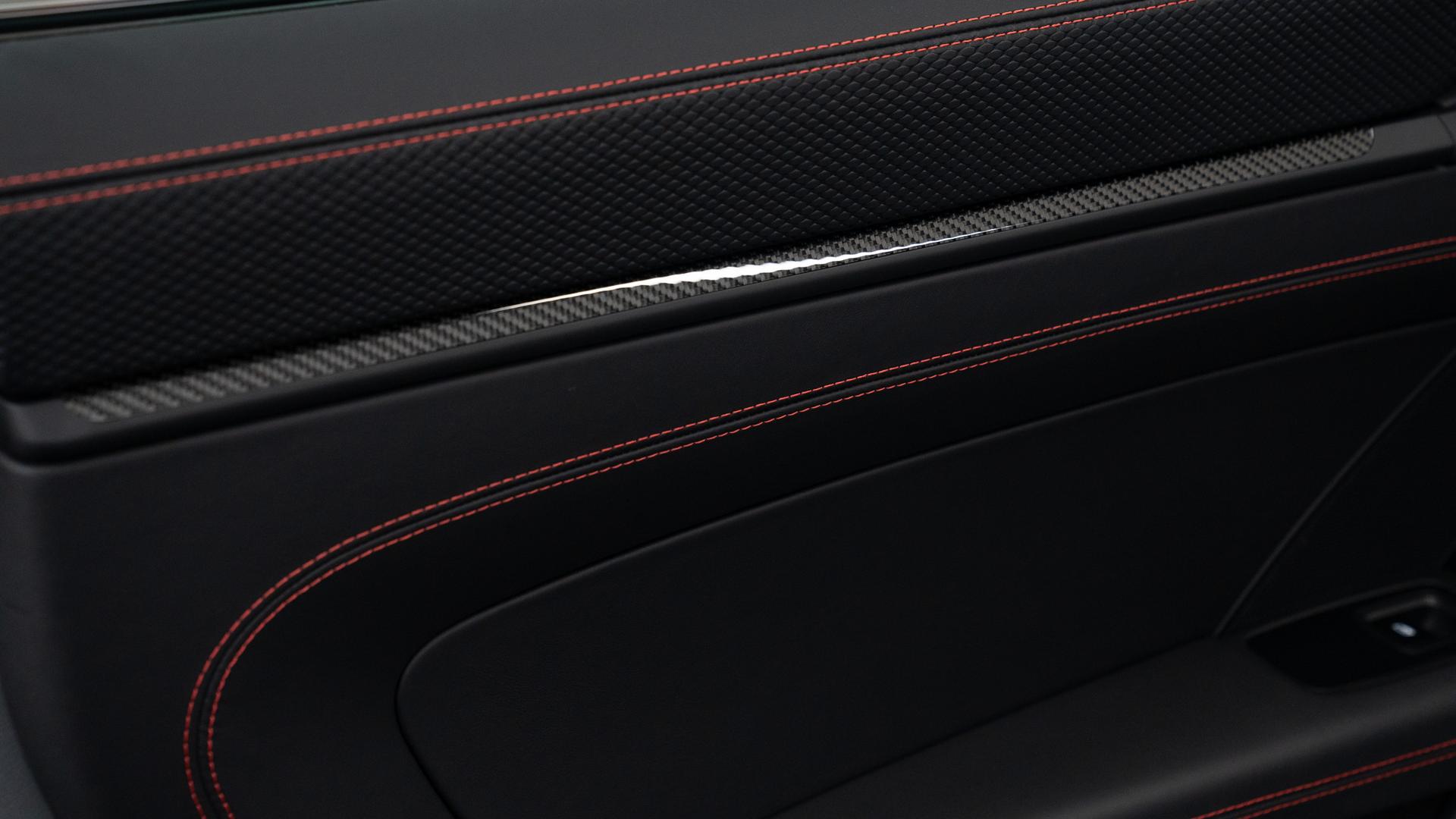 Porsche 911 Photo 6f846c2c-3db2-45f5-afcc-8a45359ba602.jpg