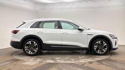 Audi Q8 e-tron Photo 4