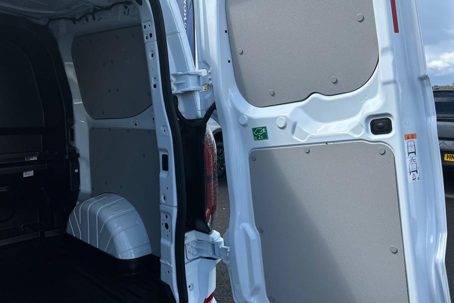 Used Ford TRANSIT CUSTOM L1DCIVSPORT4 29