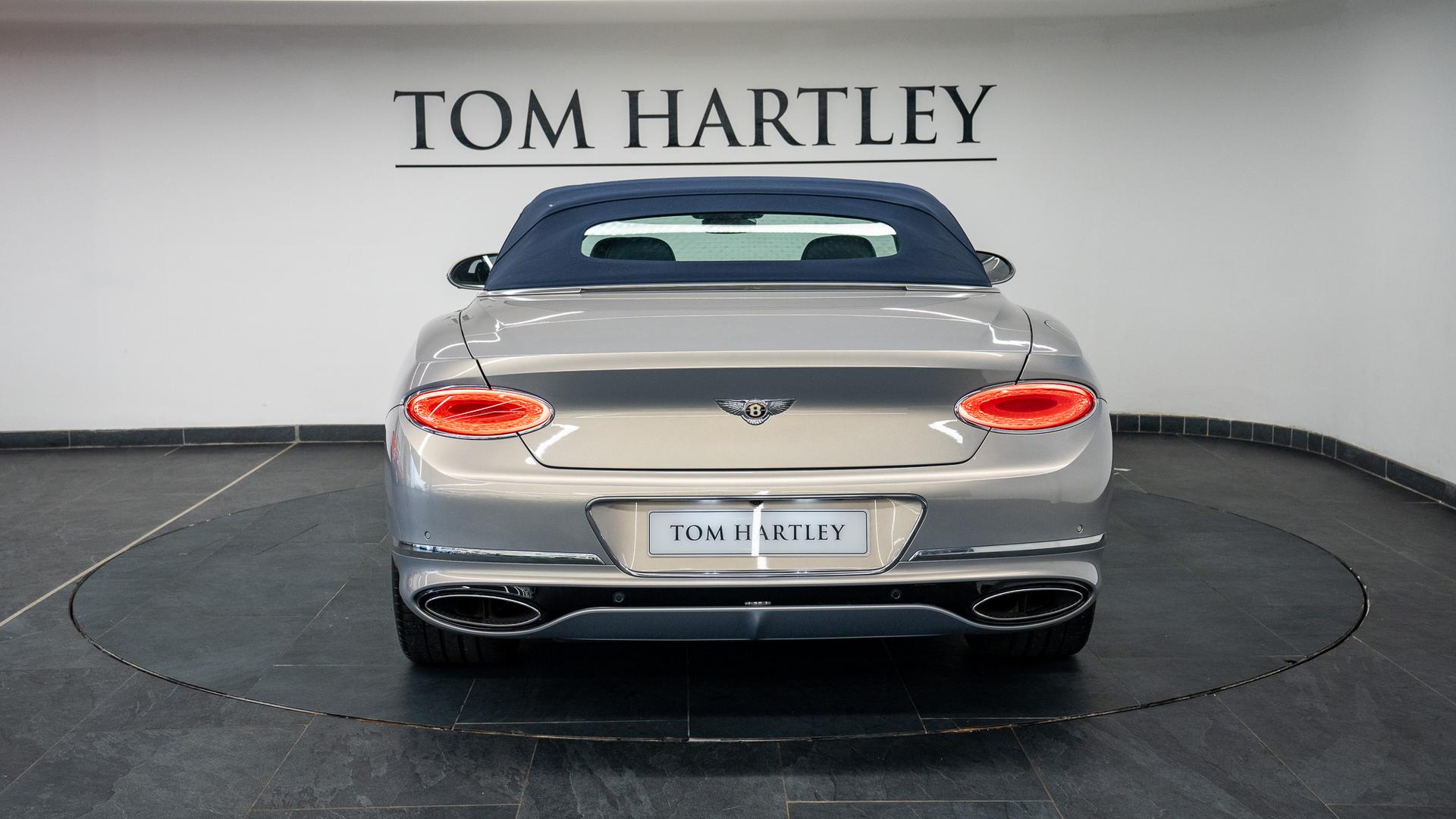 Bentley Continental GTC Photo 6f94f59c-a08f-4752-95bd-eef453cbc3ce.jpg