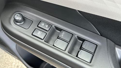 Suzuki Swift Photo 6fa1a264-a396-47e3-91d8-e5715af8fa4e.jpg