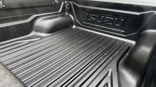 Isuzu D-Max Photo 6fa365a4-ad87-4eb5-bfa2-c4fb9dd90512.jpg