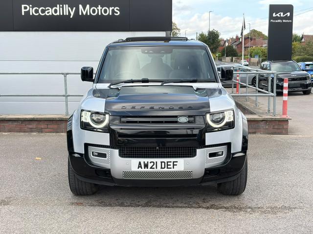 Land Rover Defender 110 Photo 6fb34c15-9afc-4d5b-a8b2-26210a380871.jpg
