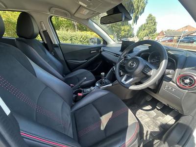 Mazda Mazda2 Photo 1