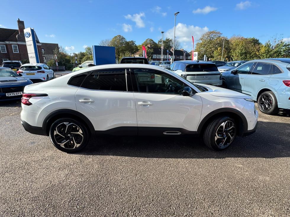 Citroen C4 X Photo 6fc883d8-71da-4772-8362-5935f51484f4.jpeg