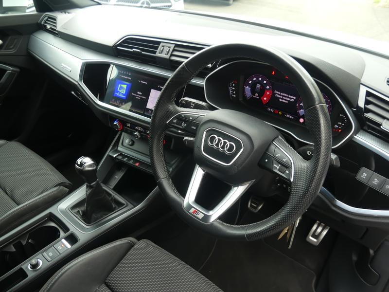 Audi Q3 Photo 6fd40c05-f7ff-4e4f-9a45-11cb27cdce02.jpg