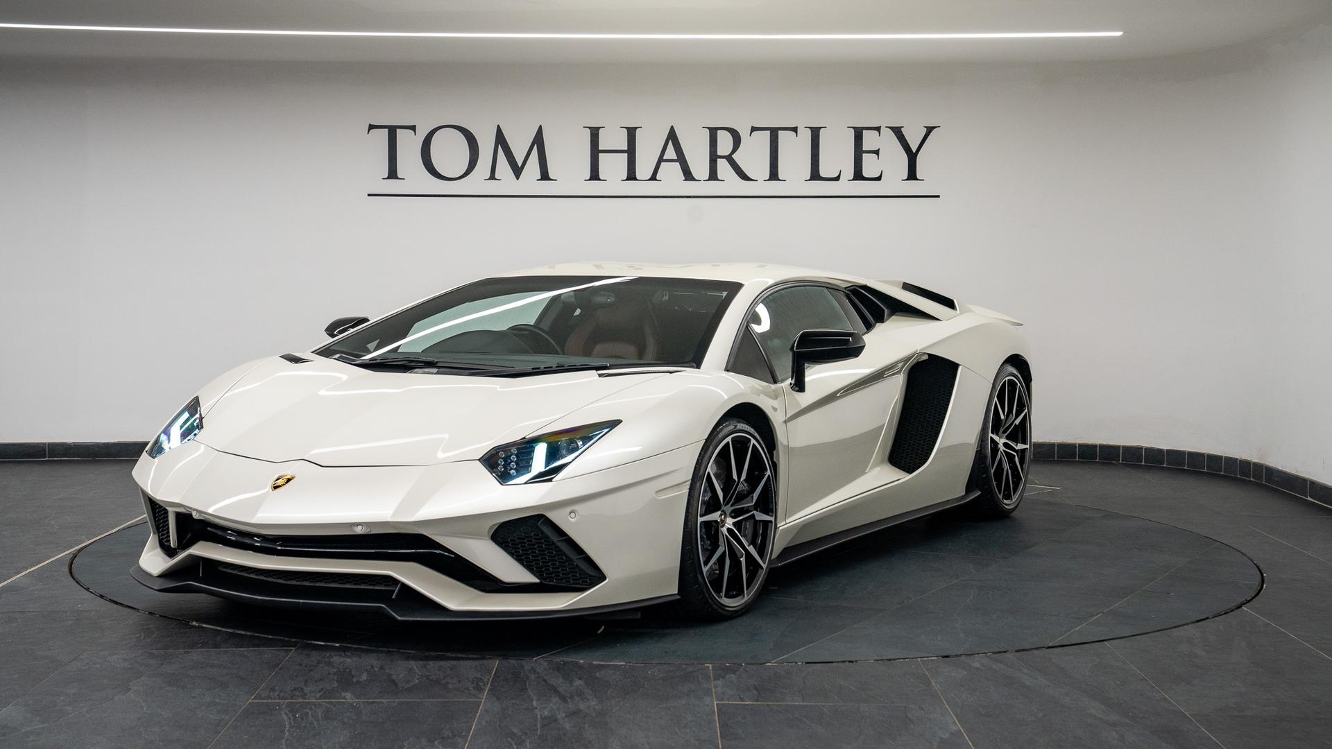 LAMBORGHINI Aventador Photo 6fd7f672-f0ce-4a87-b690-96c98cc8fe73.jpg