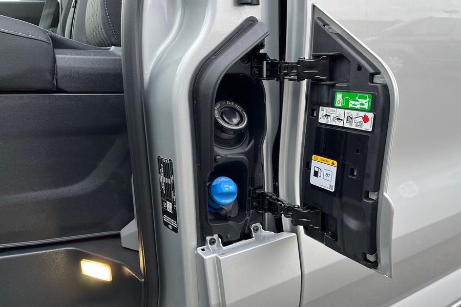 Ford TRANSIT CUSTOM Photo 6fea16e0-198c-4146-b211-ed1d6ecad9ec.jpg