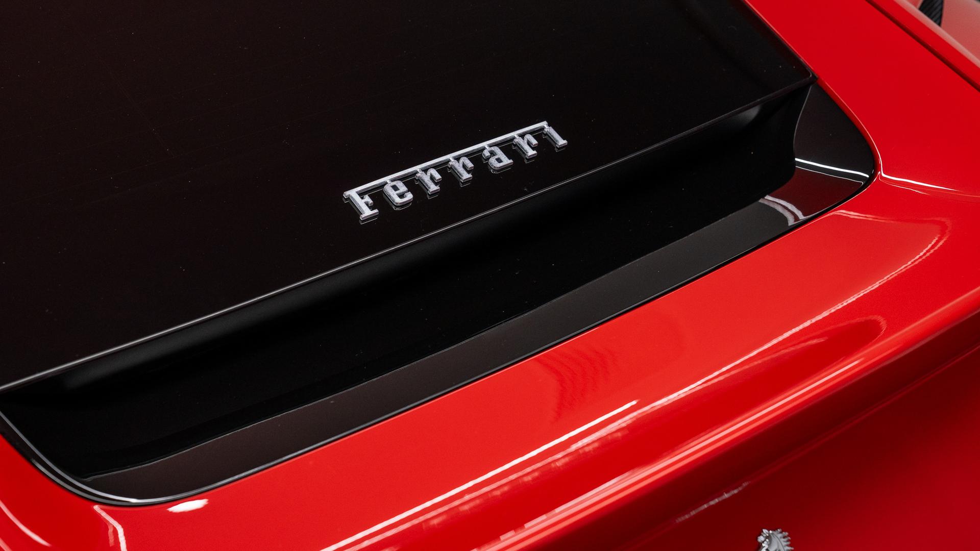 Ferrari 812 Photo 6fead6b8-4165-4174-83b8-c2729d41693e.jpg