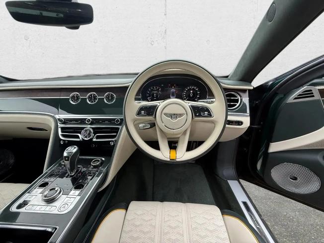 BENTLEY Flying Spur Photo 19
