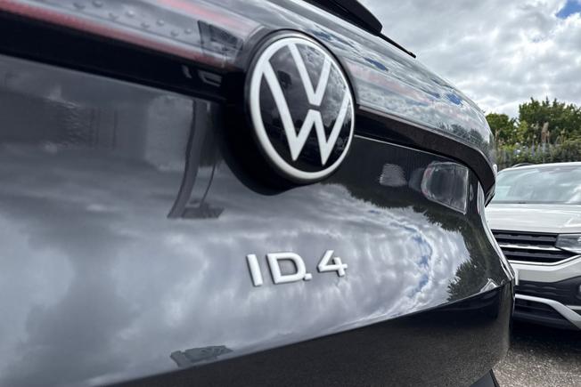 VOLKSWAGEN ID.4 Photo 21