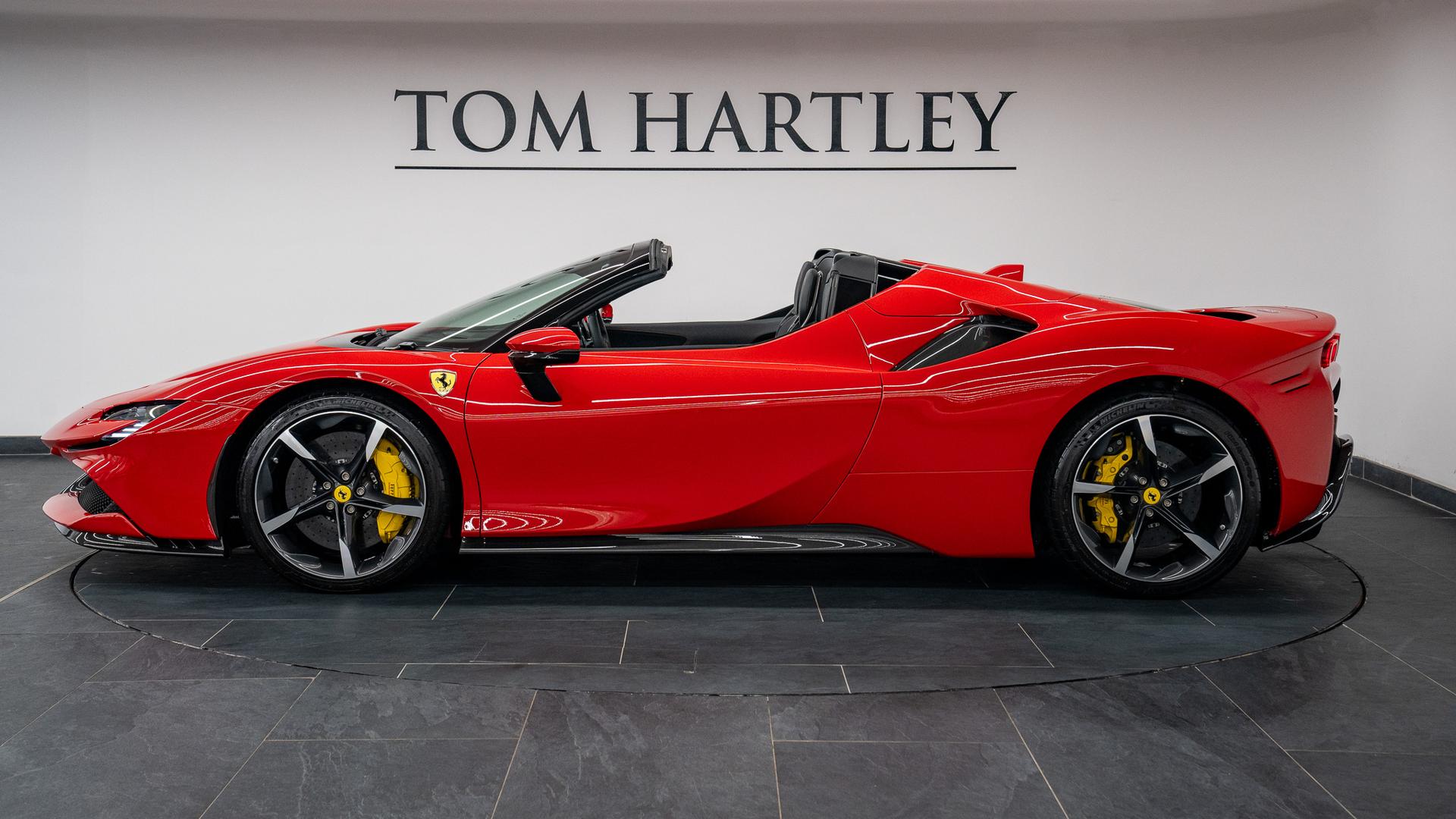 Ferrari SF90 Photo 6ff1e71f-48ba-4a9d-81ca-bcc6cee9b291.jpg