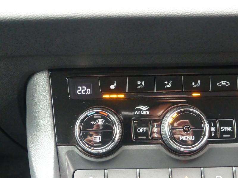 Skoda Karoq Photo 6ffdfcfc-7f09-45f3-8ffe-25adaa8f6a59.jpg