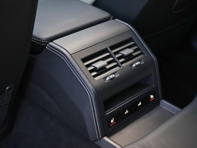 PORSCHE Panamera Photo 33