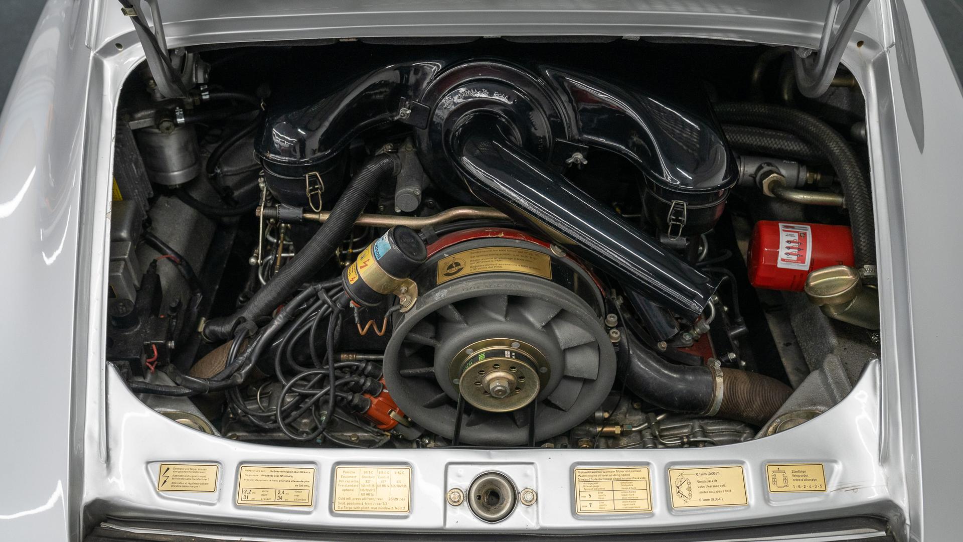 Porsche 911 Photo 701f5d0b-97be-41fb-bbbf-53b2a4285c94.jpg