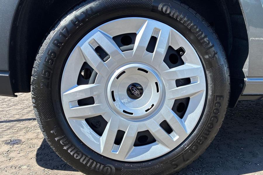Ford CONNECT Photo 7020e8b9-7298-446c-bd2d-d4c94acc28f5.jpg