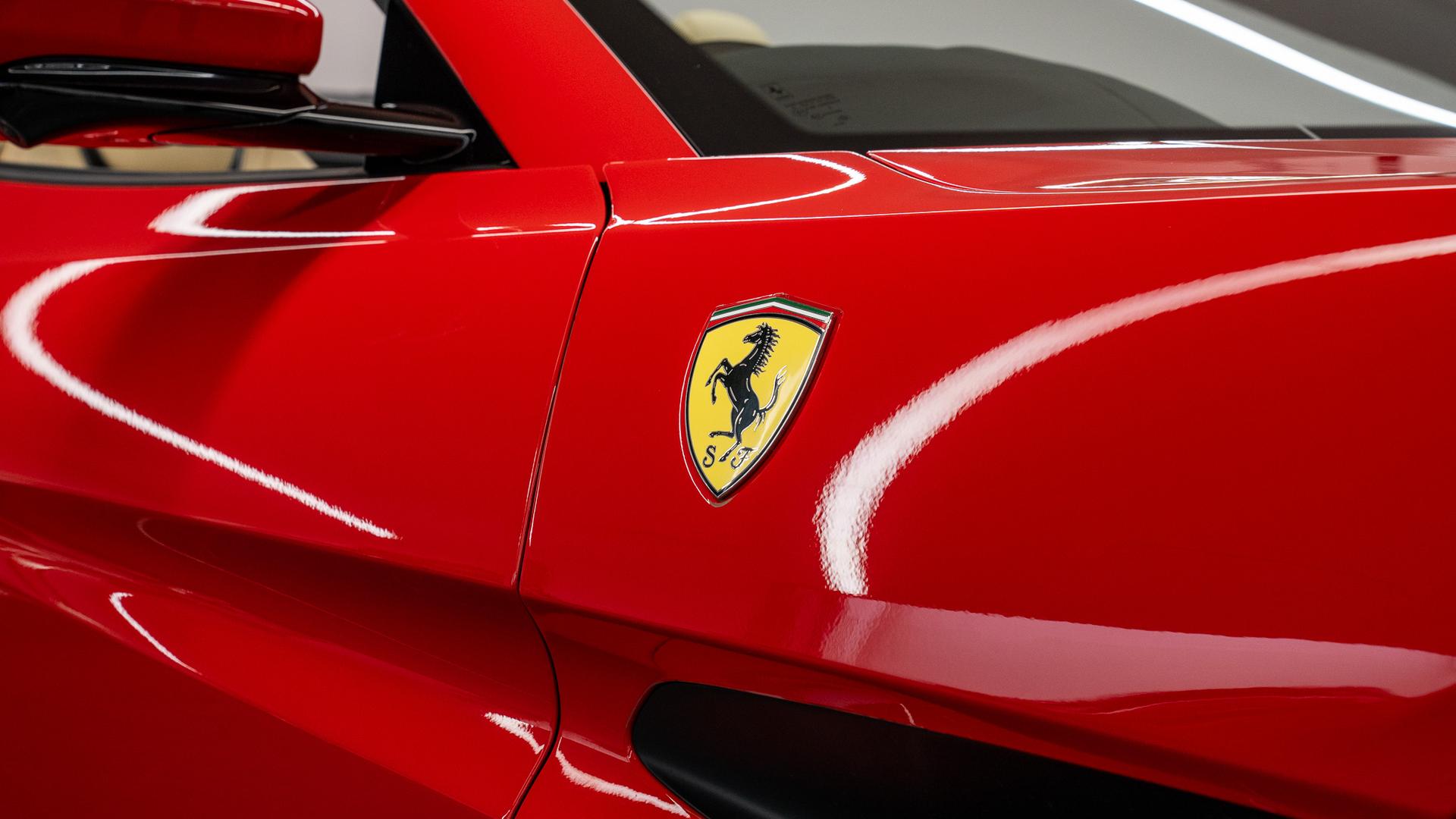 Ferrari Portofino Photo 702803a0-a8ff-4aab-8826-b4c9d8b20787.jpg