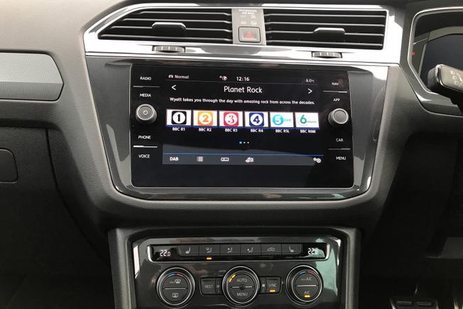 VOLKSWAGEN Tiguan Photo 10