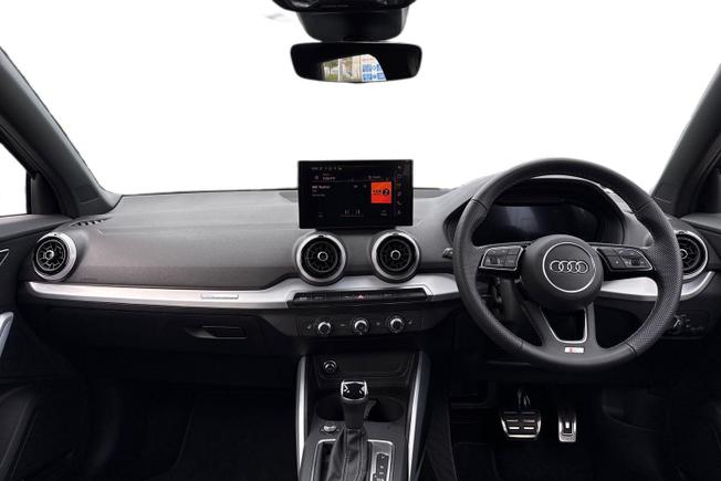 Audi Q2 Photo 10